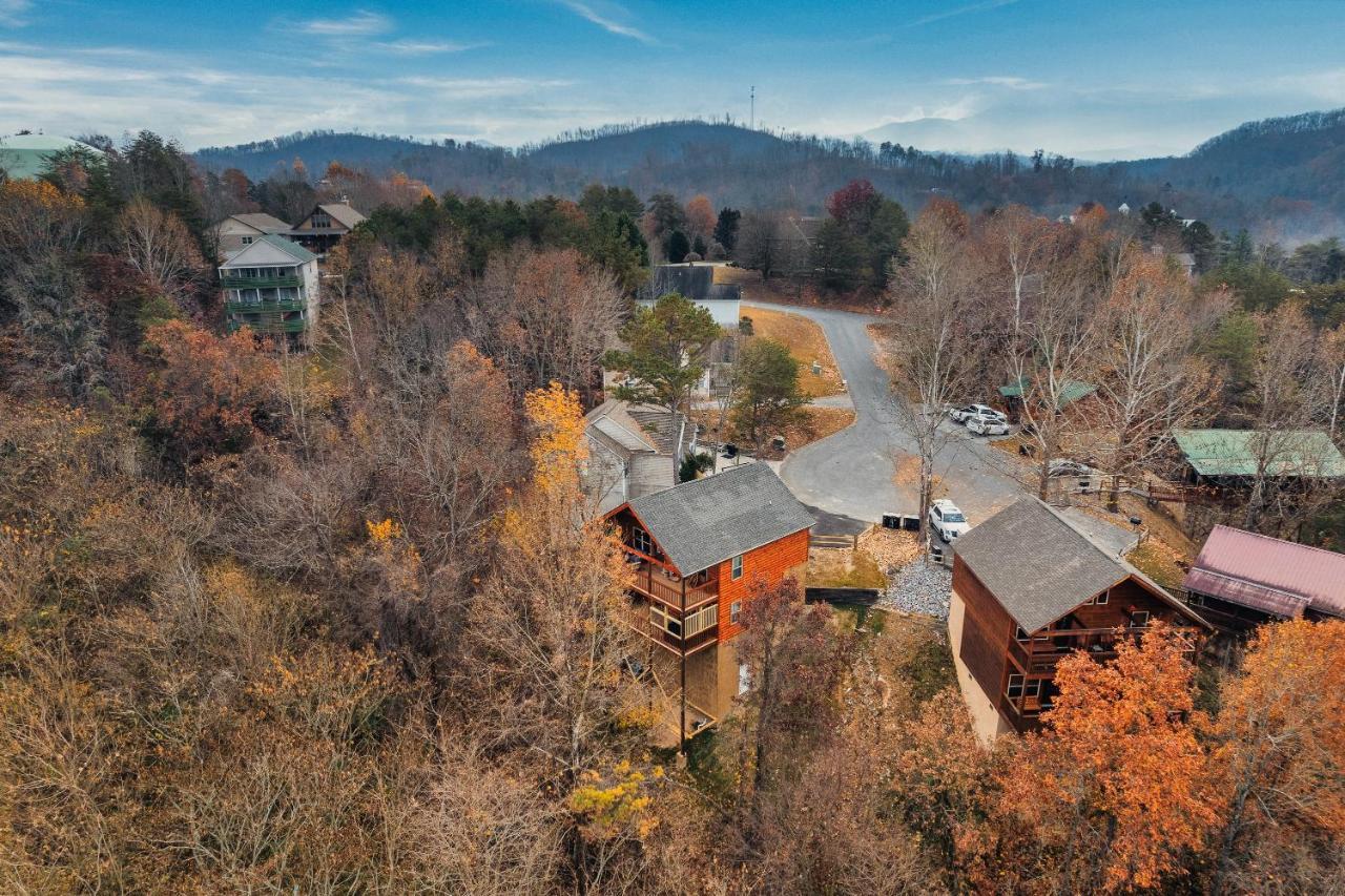 Mountains R Calling, Cozy Hideaway, King Beds, Hot-Tub, Arcade, Ev Ready Pigeon Forge Exterior photo