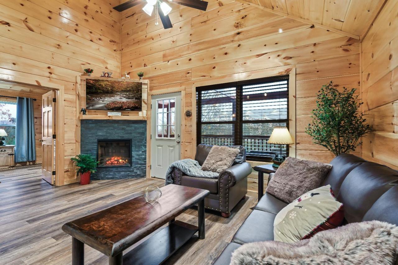 Mountains R Calling, Cozy Hideaway, King Beds, Hot-Tub, Arcade, Ev Ready Pigeon Forge Exterior photo